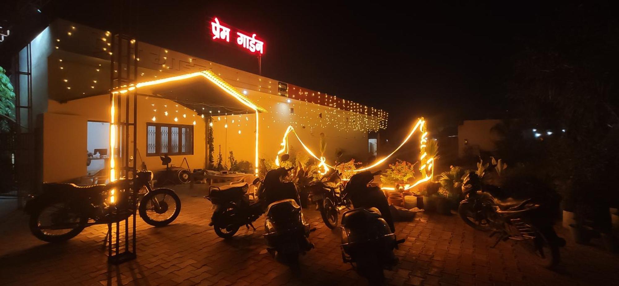 Prem Garden & Resort Mathura Exteriör bild